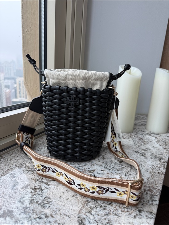 Tory Burch Handbags - NWT Tory Burch Black Woven Leather Crossbody Bucket Bag w/Embroidered Strap